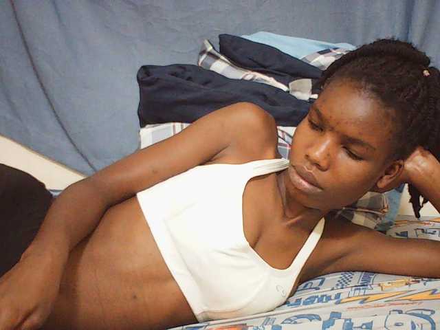 Beautyviny2 live cam on BongaCams