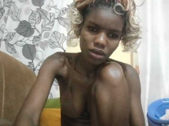 Beautyviny2, en directo ahora en BongaCams