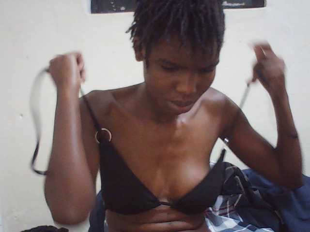 Beautyviny2 live cam on BongaCams