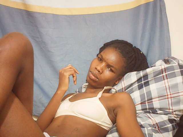 Beautyviny2 live cam on BongaCams