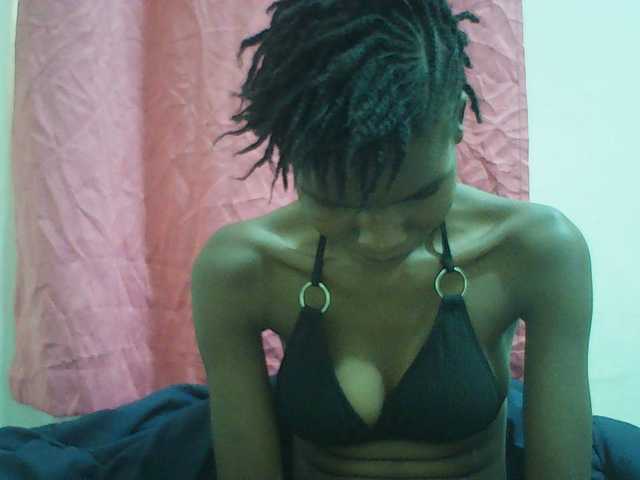 Beautyviny2 live cam on BongaCams
