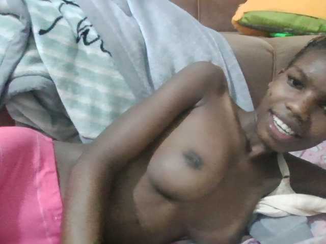 Beautyviny2 live cam on BongaCams