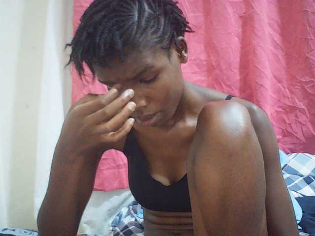 Beautyviny2 live cam on BongaCams