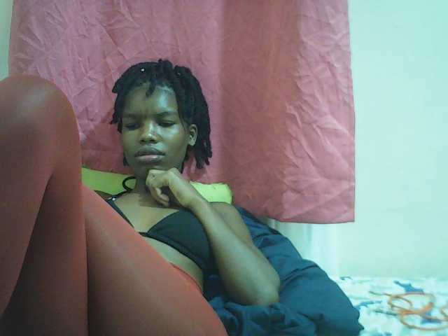 Beautyviny2 live cam on BongaCams