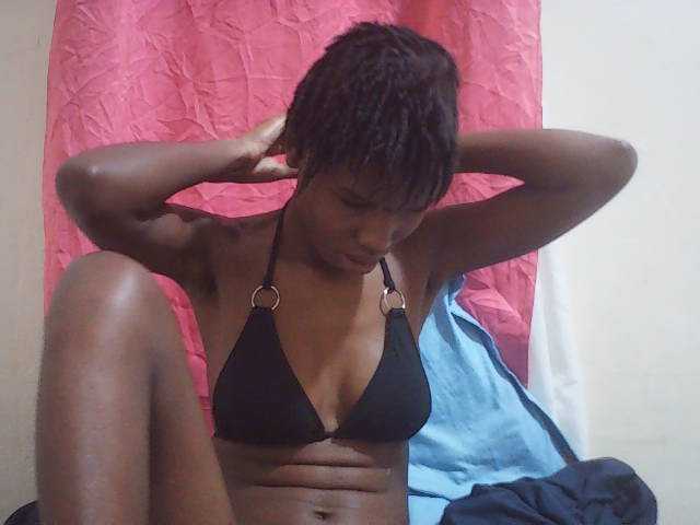 Beautyviny2 live cam on BongaCams