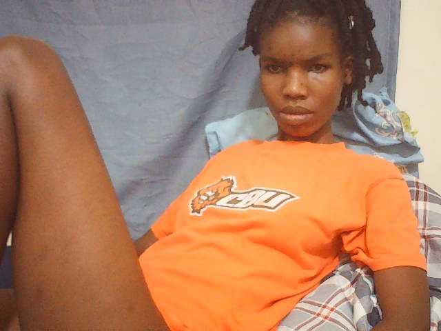 Beautyviny2 live cam on BongaCams