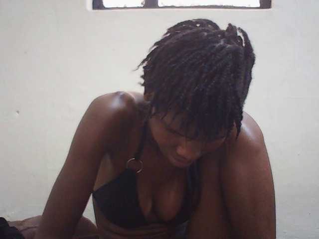 Beautyviny2 live cam on BongaCams