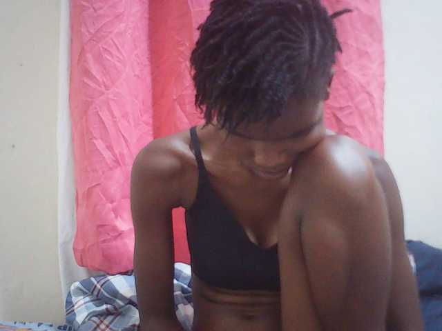 Beautyviny2 live cam on BongaCams