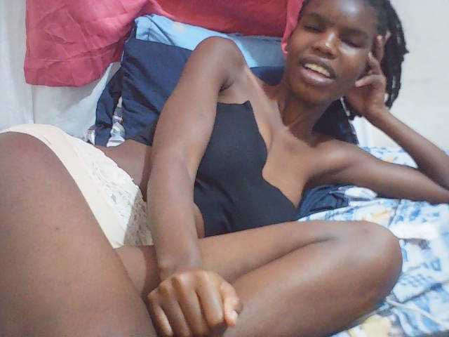 Beautyviny2 live cam on BongaCams