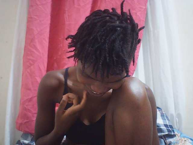 Beautyviny2 live cam on BongaCams
