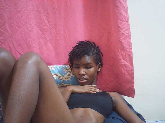 Beautyviny2 live cam on BongaCams
