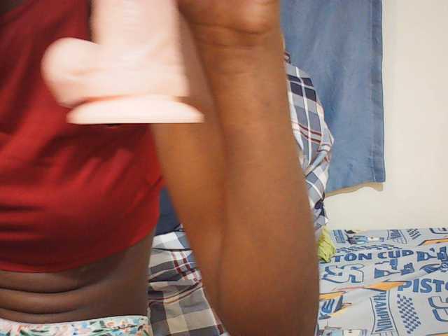 Beautyviny2 live cam on BongaCams