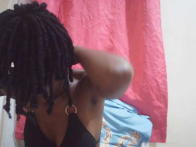 Beautyviny2 live cam on BongaCams