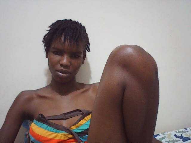 Beautyviny2 live cam on BongaCams