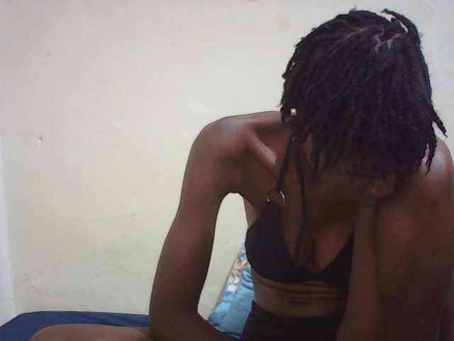 Beautyviny2 live cam on BongaCams