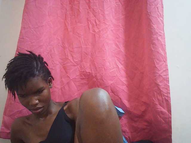 Beautyviny2 live cam on BongaCams