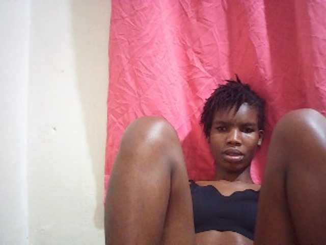 Beautyviny2 live cam on BongaCams