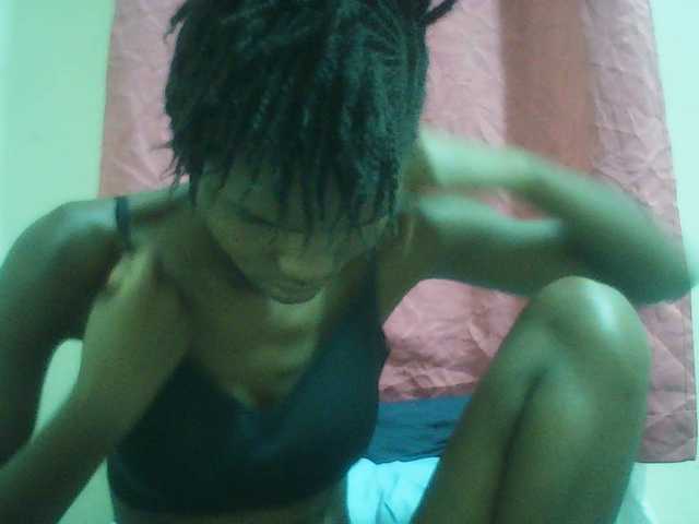 Beautyviny2 live cam on BongaCams
