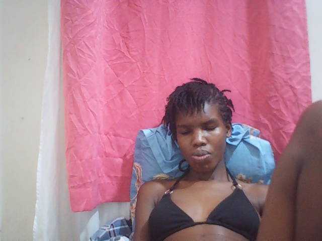 Beautyviny2 live cam on BongaCams