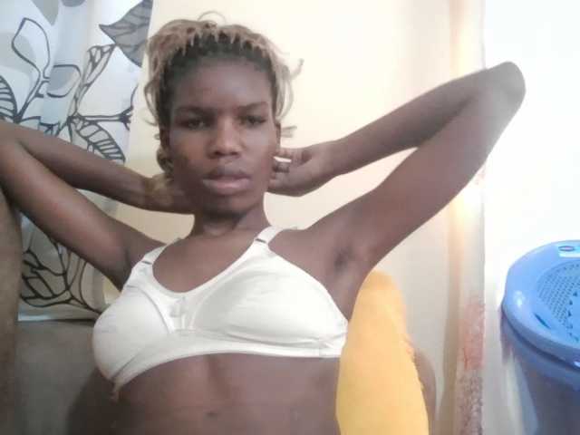 Beautyviny2 live cam on BongaCams