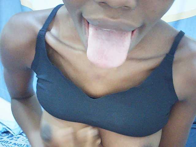 Beautyviny2 live cam on BongaCams
