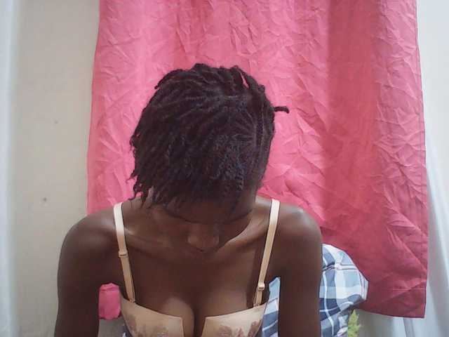 Beautyviny2 live cam on BongaCams