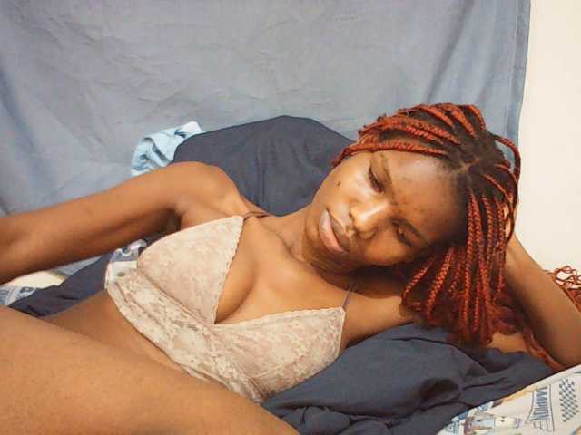 Beautyviny2 live cam on BongaCams