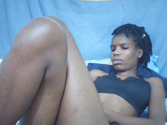 Beautyviny2 live cam on BongaCams