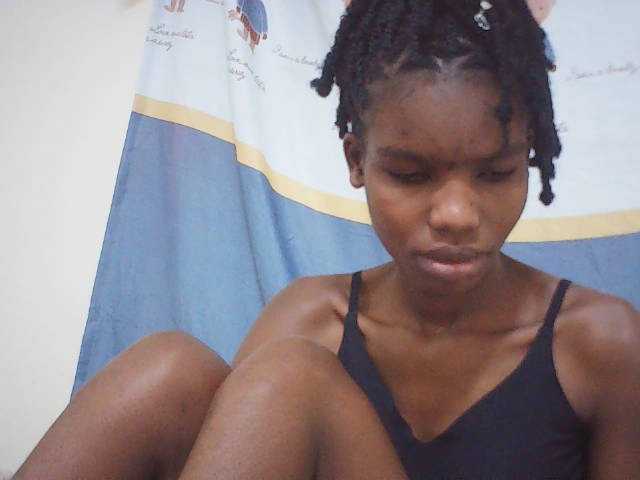 Beautyviny2 live cam on BongaCams