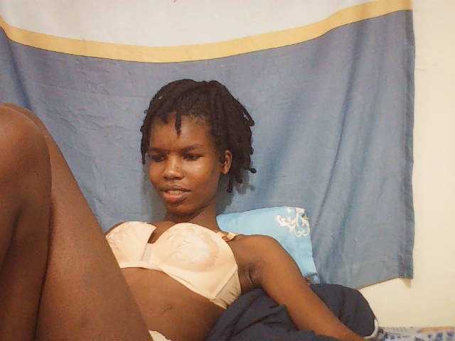 Beautyviny2 live cam on BongaCams