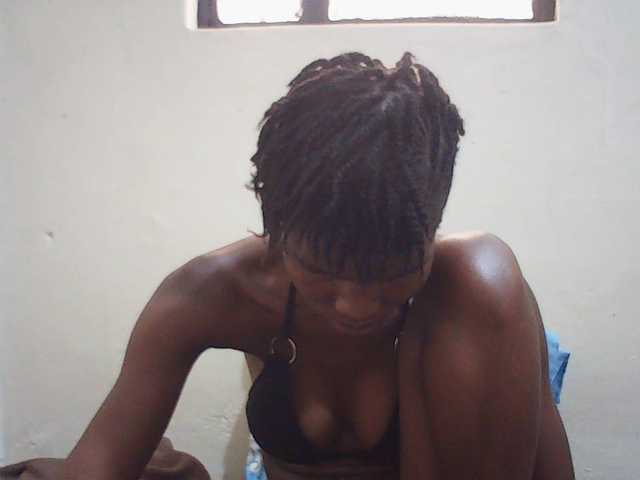 Beautyviny2 live cam on BongaCams