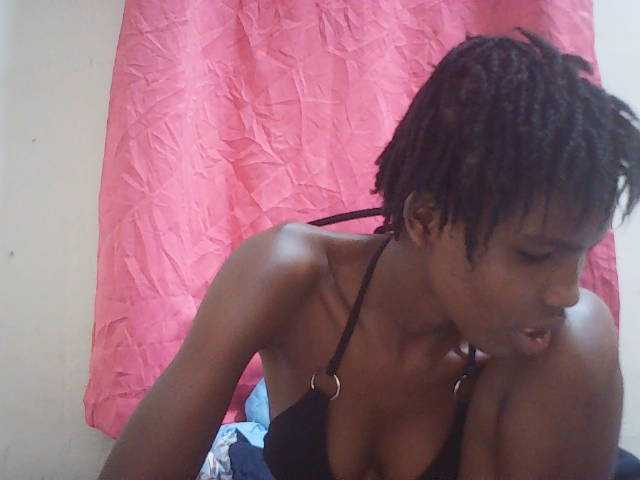 Beautyviny2 live cam on BongaCams