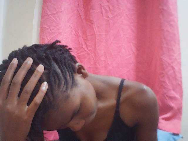 Beautyviny2 live cam on BongaCams