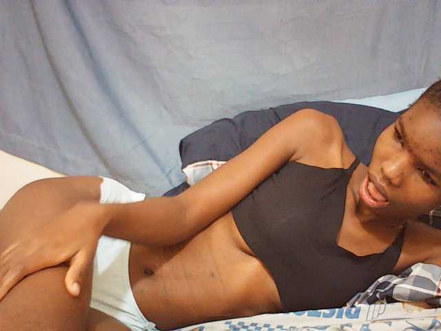 Beautyviny2 live cam on BongaCams