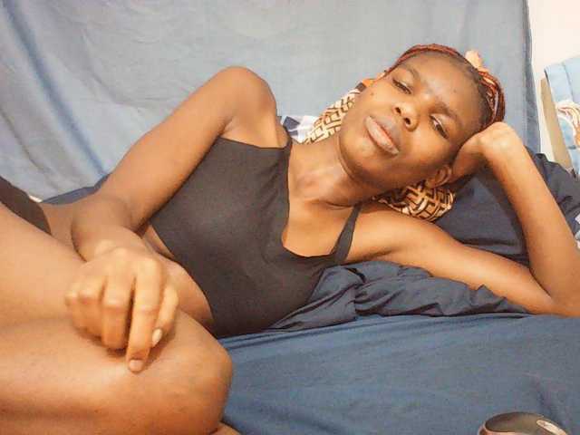 Beautyviny2 live cam on BongaCams