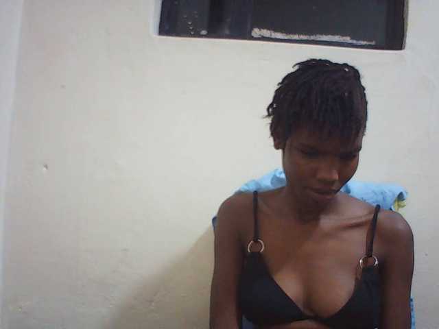 Beautyviny2 live cam on BongaCams