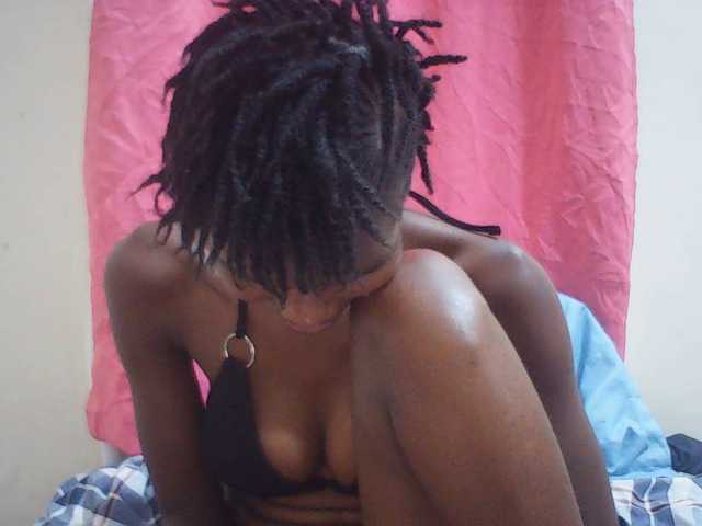 Beautyviny2 live cam on BongaCams