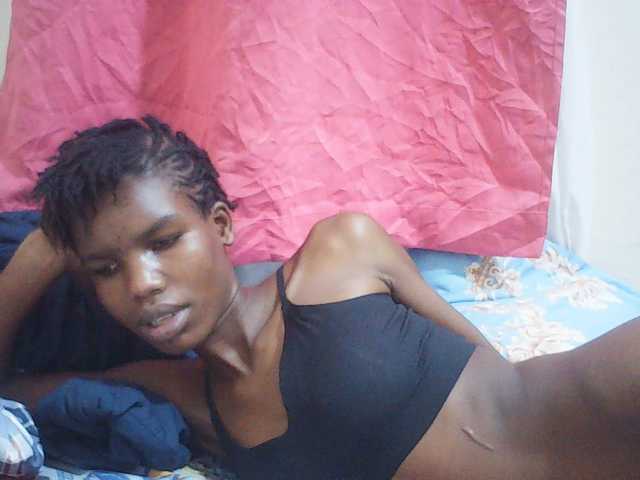 Beautyviny2 live cam on BongaCams