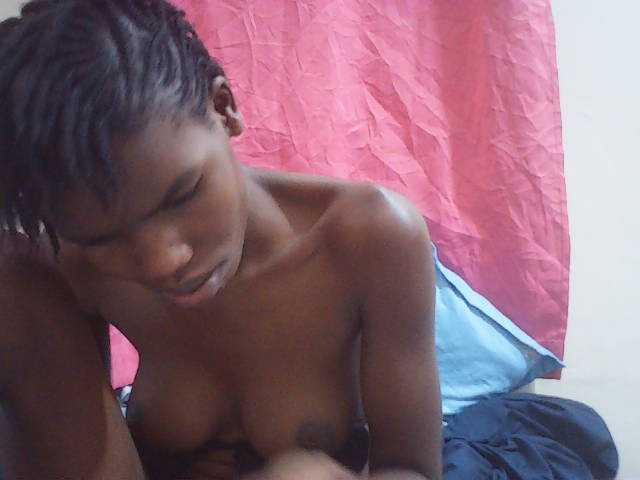 Beautyviny2 live cam on BongaCams