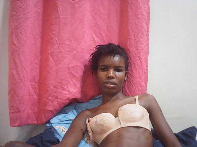 Beautyviny2 live cam on BongaCams