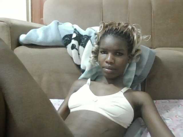 Beautyviny2 live cam on BongaCams