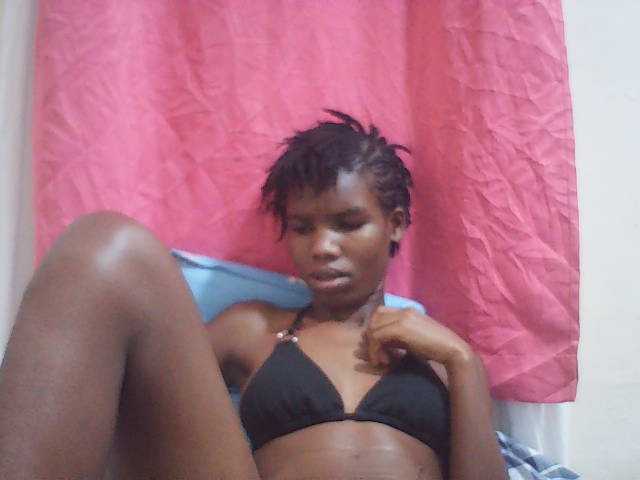 Beautyviny2 live cam on BongaCams