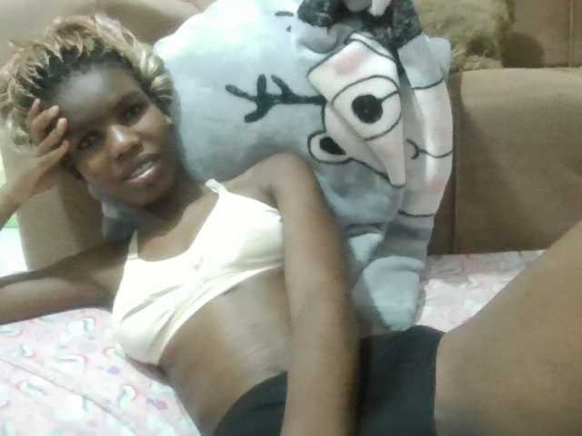 Beautyviny2 live cam on BongaCams