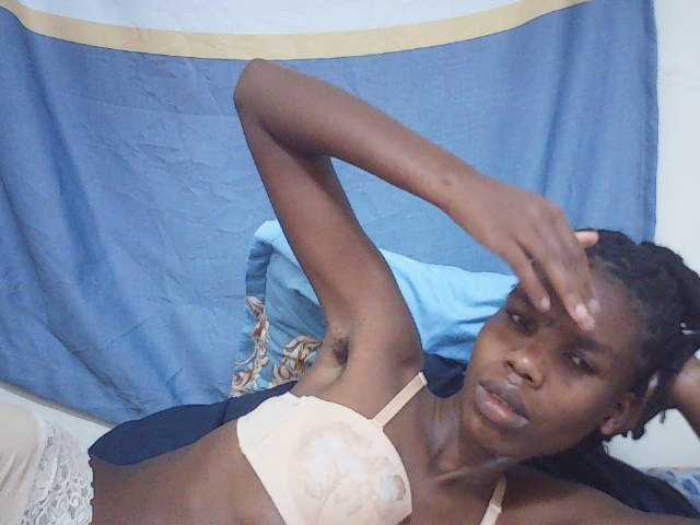 Beautyviny2 live cam on BongaCams