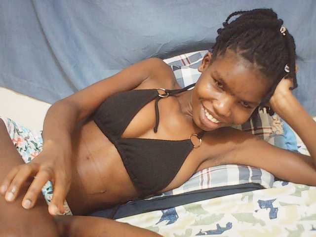 Beautyviny2 live cam on BongaCams