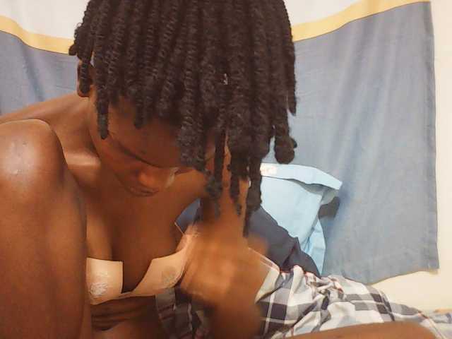 Beautyviny2 live cam on BongaCams