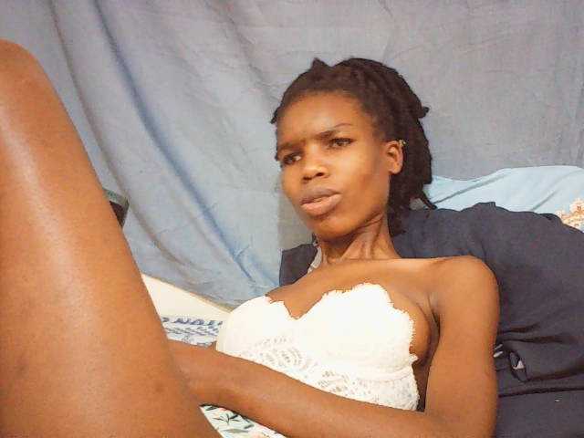 Beautyviny2 live cam on BongaCams