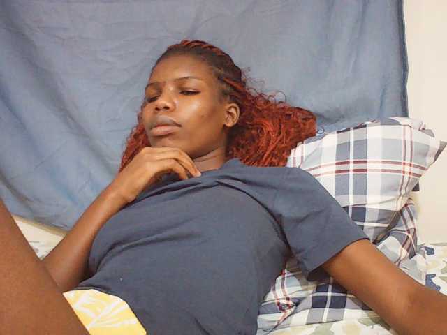 Beautyviny2 live cam on BongaCams