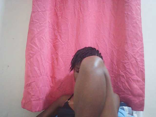 Beautyviny2 live cam on BongaCams