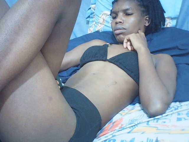 Beautyviny2 live cam on BongaCams